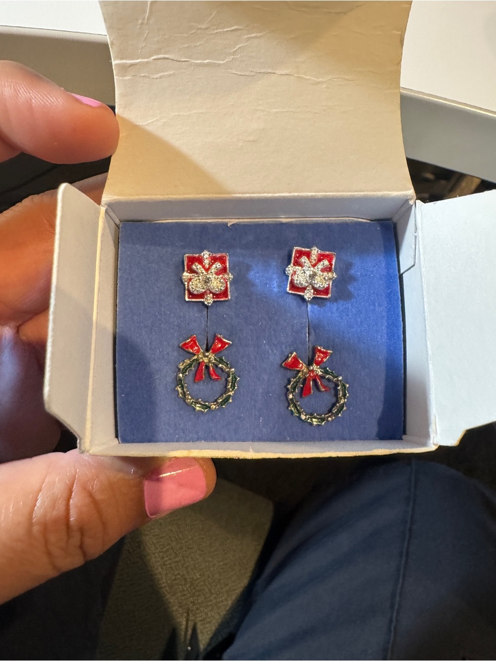 Vintage AVON Holiday Red & Green Wreath Earrings